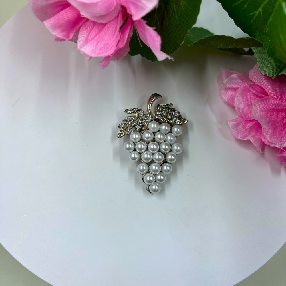 Pearl Grape Bunch Vintage Silver Plated Brooch
